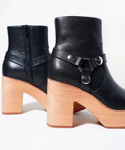 Pansy In*Charlotte Stone Online