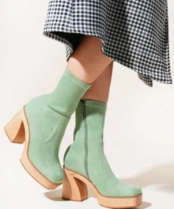 Stina In*Charlotte Stone